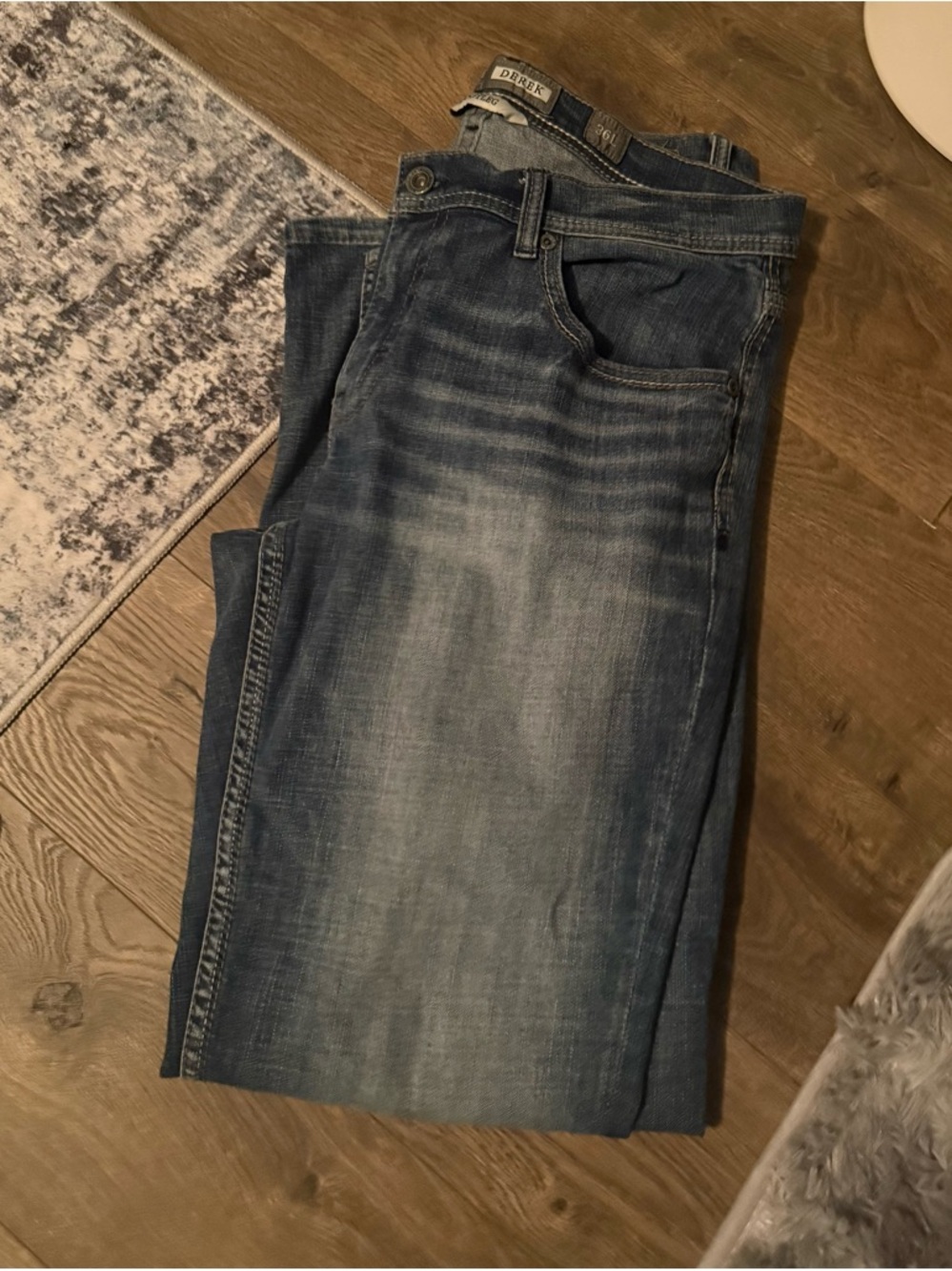 BKE Men's Faded Blue Straight-Leg Jeans